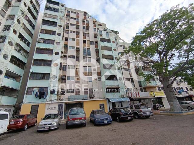 Venta en Las Piramides - Maracaibo