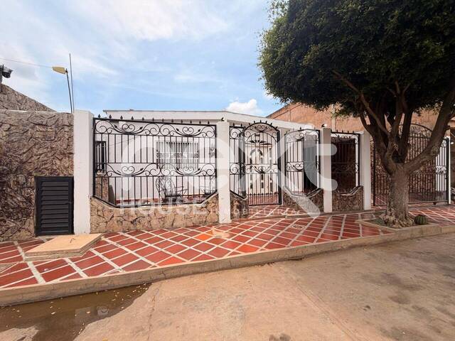 Venta en Altos de Maracaibo - Maracaibo