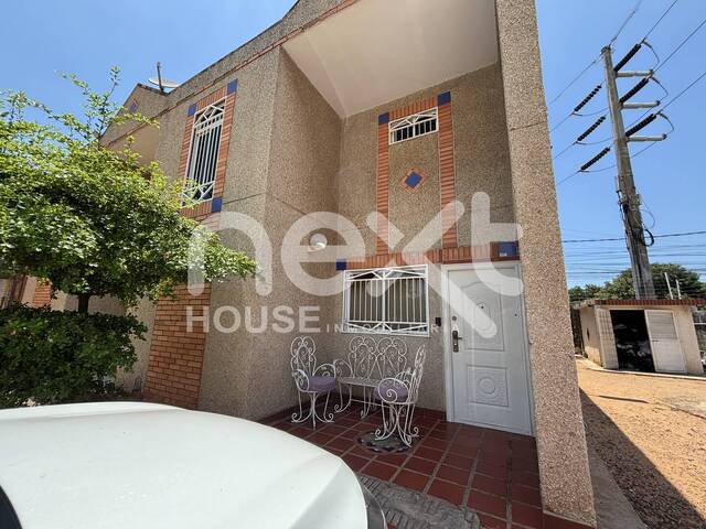 #4947 - TOWNHOUSE para Alquiler en Maracaibo - V - 2