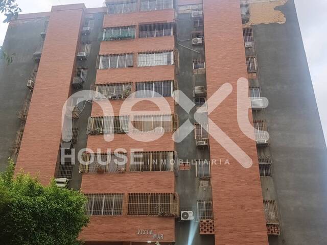Venta en Avenida Goajira - Maracaibo